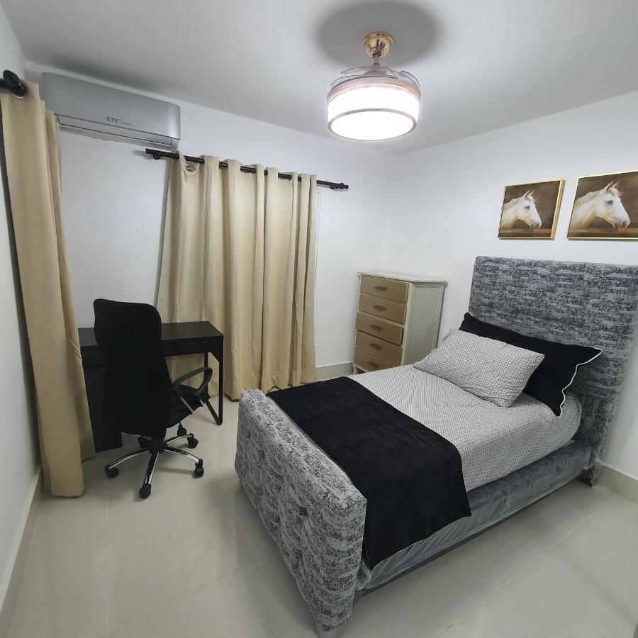 Cozzy, M5 Apartment, Family Community With, Gym, Pool, Basketball Court , Kids Area And 24 Hrs Security ซานติอาโก เด ลอสกาบาเญโรส ภายนอก รูปภาพ